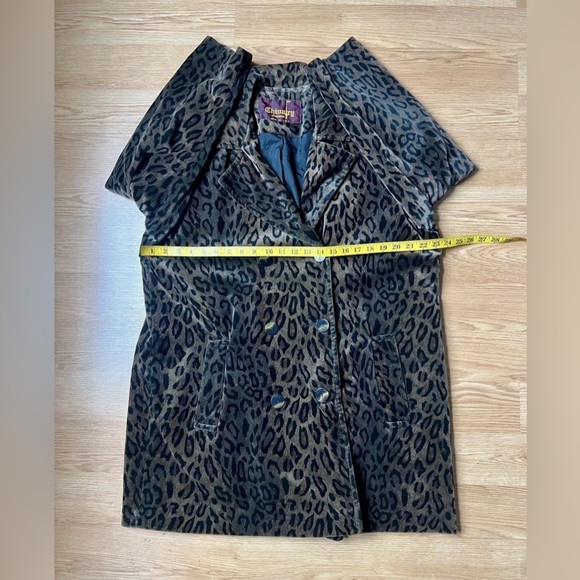 CHIVALRY Vintage De Ball Velvet Animal Print Coat 🐆🧥 - Picture 9 of 11